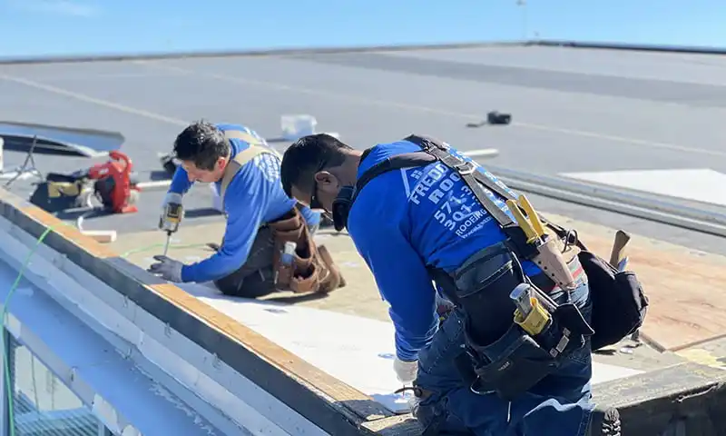 Freddy-Son-Workers-Roof